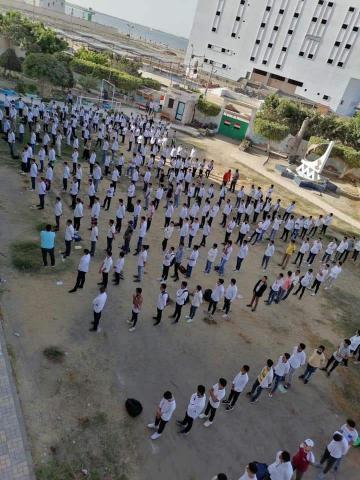 «شوقي» يشيد بتطبيق التباعد الاجتماعي في مدرسة بكفر الشيخ