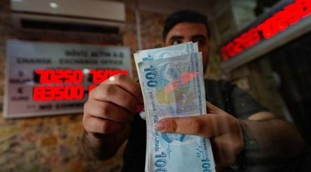 الليرة التركية تواصل إنهيارها أمام الدولار