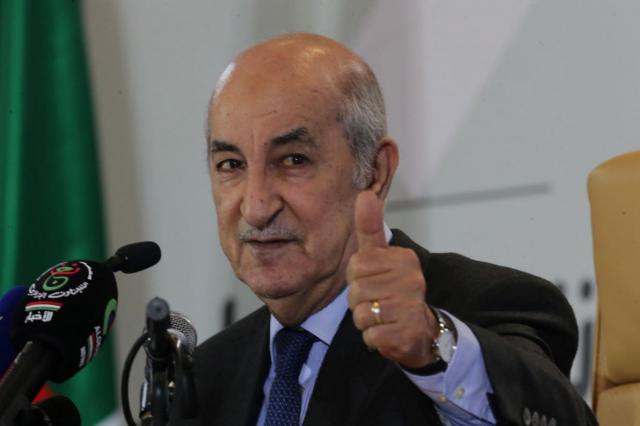 رئيس الجزائر يهنئ منتخب بلاده بالتأهل لكأس أمم إفريقيا