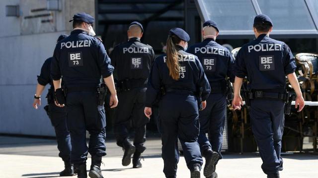 الشرطة النمساوية تشن حملات على مواقع تابعة للإخوان وحماس