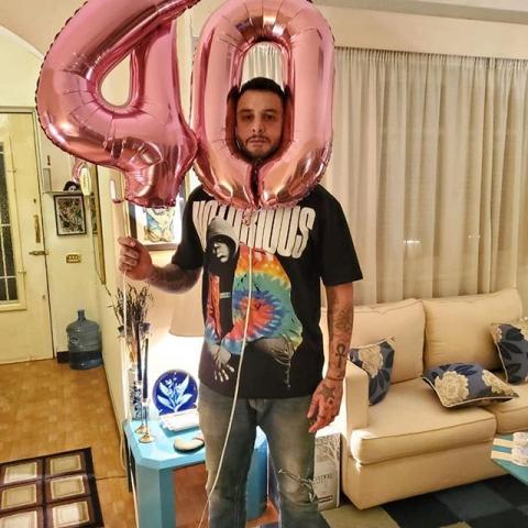 صور.. هكذا احتفل أحمد الفيشاوي بعيد ميلاده الـ 40 وسط عائلته