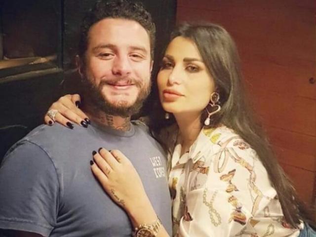أحمد الفيشاوي يغازل زوجته بـ ”قبلة رومانسية”: حب حياتي للأبد