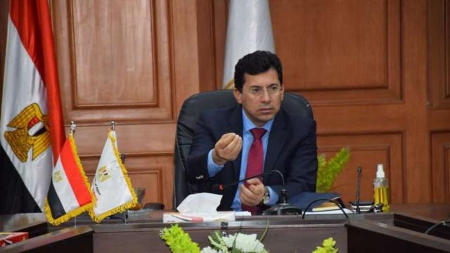 وزير الرياضة يهنىء منتخب مصر بالفوز على توجو