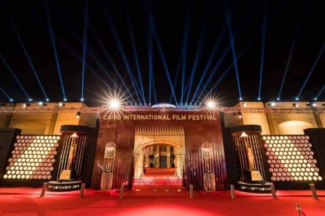 مهرجان القاهرة السينمائي الدولي يكشف عن بوستر الدورة 42 ويحتفي بعودة النور للسينما بعد ظلام كورونا