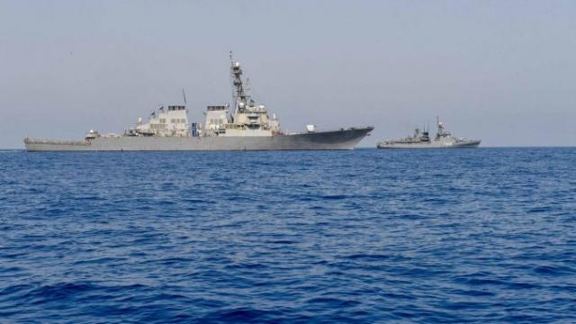 البحرية المصرية والفرنسية تنفذان تدريبا عابرا بنطاق الأسطول الشمالى