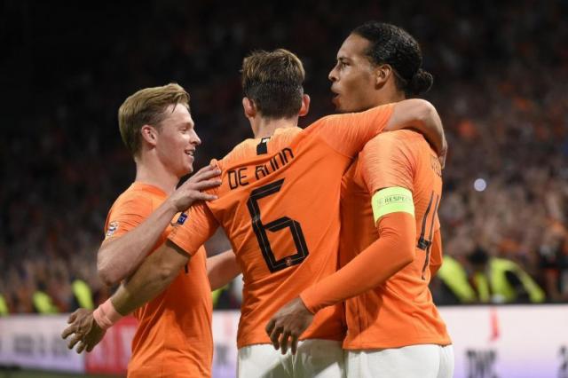 منتخب هولندا يقهر لا تفيا فى تصفيات كأس العالم