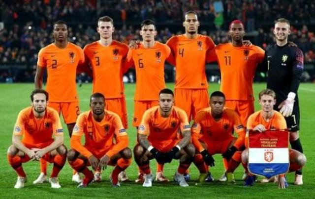 هولندا تواجه جبل طارق اليوم فى تصفيات كأس العالم