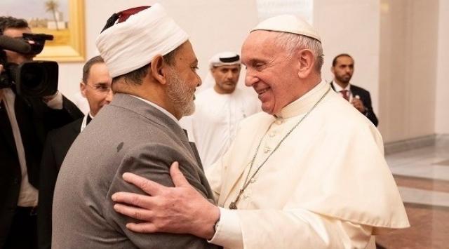 الإمام الأكبر وبابا الفاتيكان يغردان معا من أجل الأخوة الإنسانية