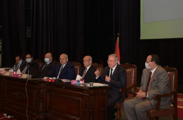 مجلس جامعة القاهرة يشيد بإنجاز 425 عمارة بمشروع الاسكان في 3 سنوات ويعلن موعد التسليم