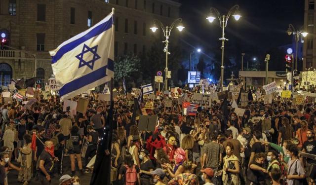 إسرائيل على صفيح ساخن.. مظاهرات تُطالب برحيل نتنياهو.. وأخرى مؤيدة