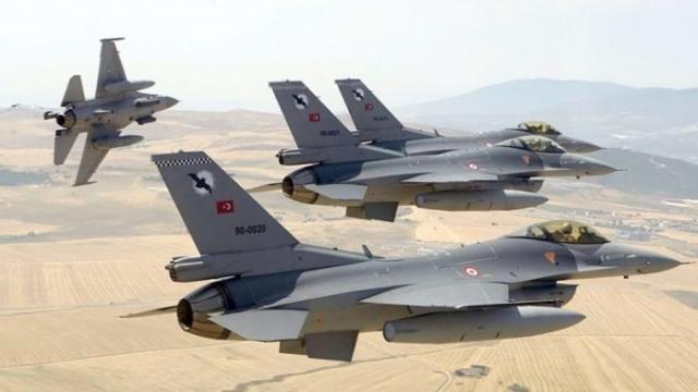 الطيران التركي يقصف ثماني مناطق في إقليم كردستان