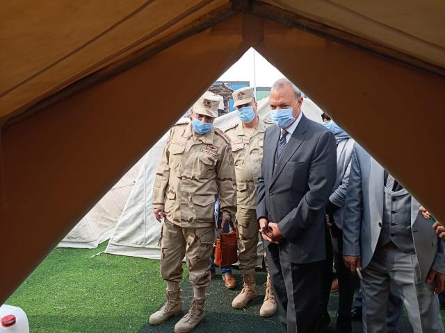 محافظ القليوبية ورئيس اركان قوات الدفاع الشعبي يشهدان عرض صقر 72