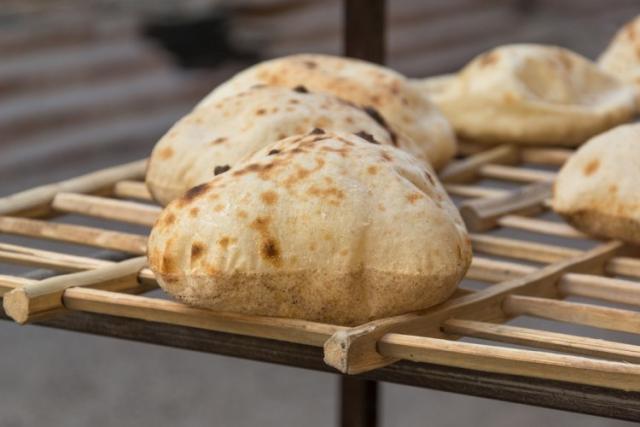 الحكومة تكشف حقيقة زيادة سعر رغيف الخبز الشهر المقبل