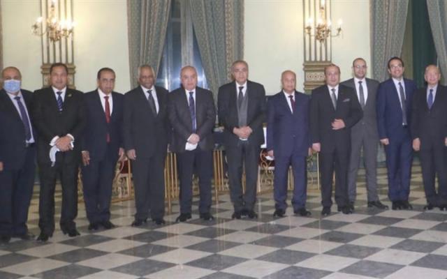 تكريم رئيسي شركتي السكر والصناعات التكاملية ومطاحن جنوب القاهرة والجيزة السابقين