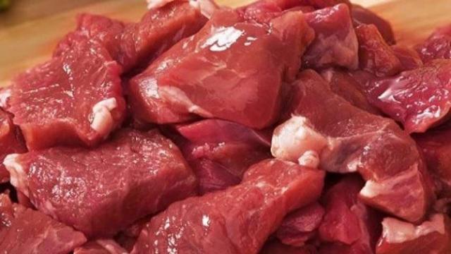أسعار اللحوم ثابتة .. ارتفاع الطلب على الكندوز والعجالى والضانى