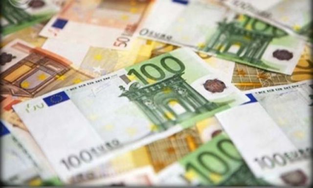تباين أسعار صرف العملات الأجنبية واليورو يسجل  8.147 جنيه للشراء و8.1756 جنيه