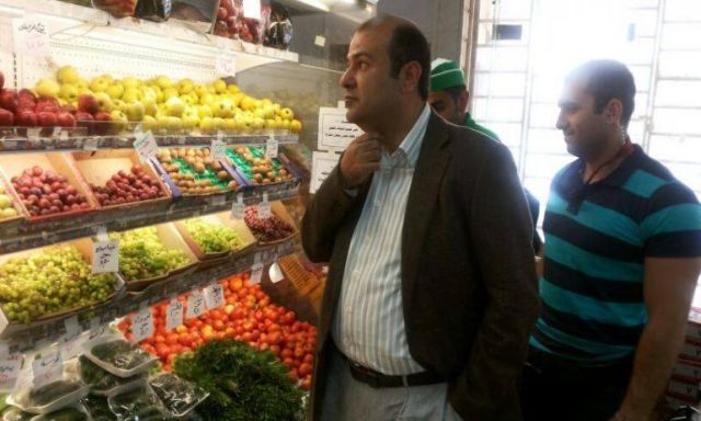 خالد حنفي يتفقد المخابز ومحلات البقالة وأسواق الخضروات بالإسماعيلية