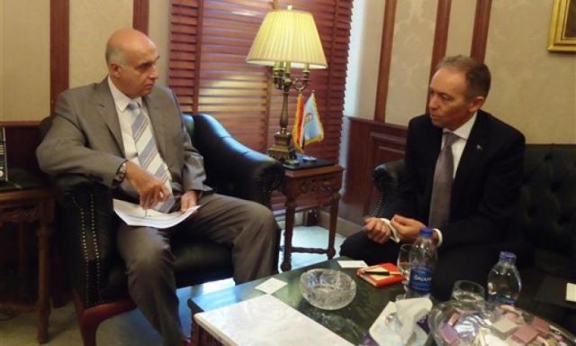 وزير السياحة يطالب سفير أستراليا بنقل صورة مصر الحقيقية لتخفيف تحذيرات السفر