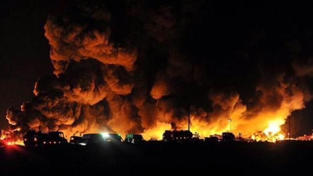 حريق هائل بمخلفات نفطية في سوريا