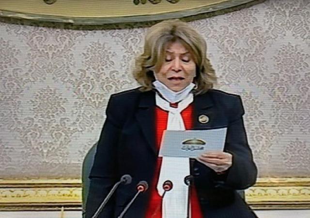 فريدة الشوباشى تؤدى اليمين الدستورية وترأس الجلسة الافتتاحية لمجلس النواب