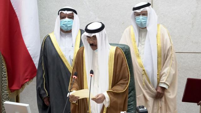 عاجل..الحكومة الكويتية تتقدم باستقالاتها لأمير البلاد