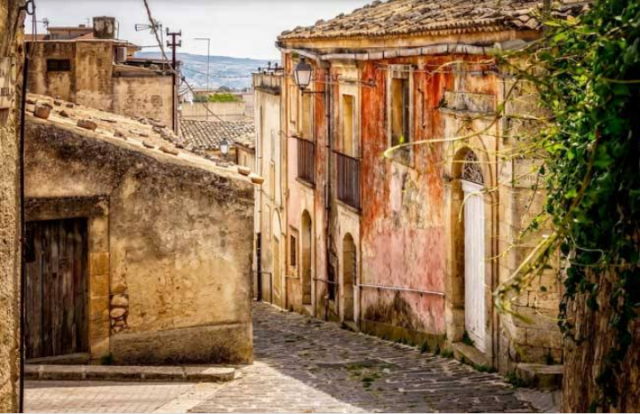 بلدة إيطالية تبيع منازلها