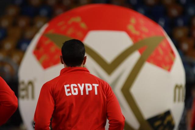 وزير الرياضة يهنئ منتخب مصر بالتأهل لدور الثمانية