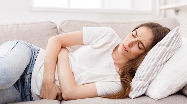 3 حيل سحرية لأوضاع النوم أثناء الدورة الشهرية