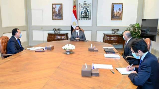 اجتماع الرئيس مع طارق عامر و مدبولي 