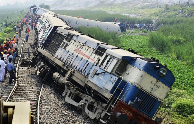 عاجل.. «السكة الحديد» تكشف مفاجأة عن حادث قطار أسيوط المروع