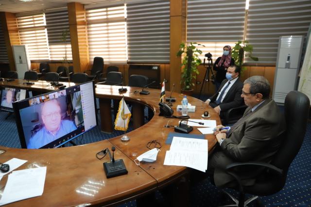 وزير القوى العاملة عبر الفيديو كونفرانس : الحكومة المصرية وقعت 18 اتفاقية لضمان حقوق البحارة