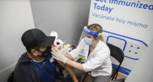 الصين تعلن منح مصر 300 ألف جرعة من اللقاح المضاد لفيروس كورونا