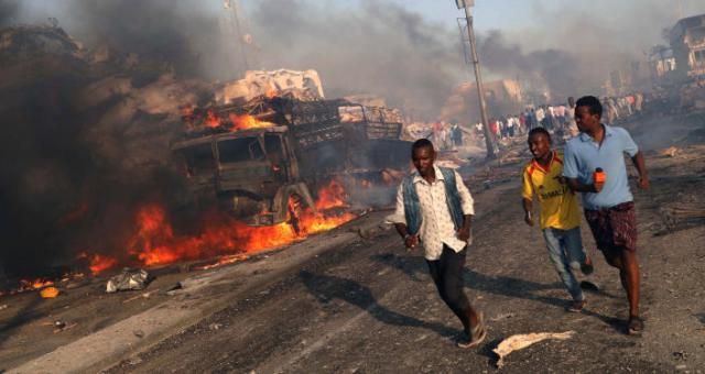 انفجار عنيف يهز  الصومال.. وأنباء عن سقوط مئات القتلي والجرحي