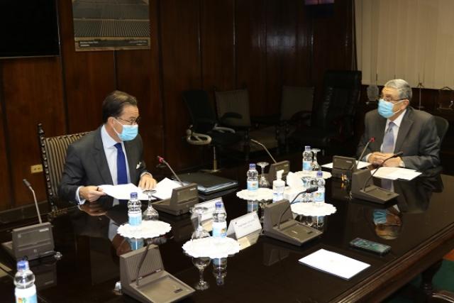 كواليس لقاء وزير الكهرباء مع سفير فرنسا بالقاهرة لتعزيز التعاون وتبادل الخبرات في كافة المجالات