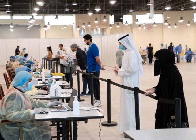 الكويت تعلن عن تدابير جديدة للقادمين من الخارج للحد من كورونا