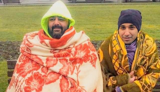 أحمد فهمي وشيكو يسخران من برودة الشتاء: لبسه شيك
