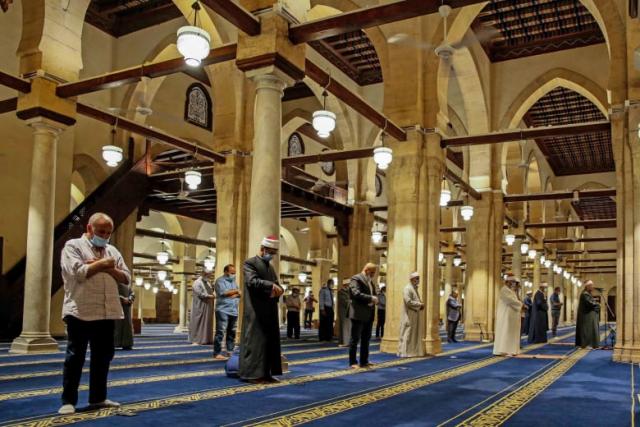 وزير الأوقاف يعلن ضوابط فتح المساجد لصلاة التراويح في رمضان.. اليوم