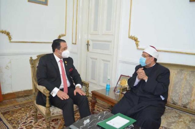 لقاء وزير الاوقاف برئيس لجنة مكافحة الإرهاب بالبرلمان العربي