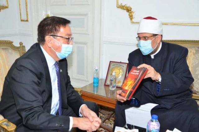 في زيارة رسمية.. لماذا زار سفير كازاخستان بالقاهرة وزير الأوقاف اليوم؟