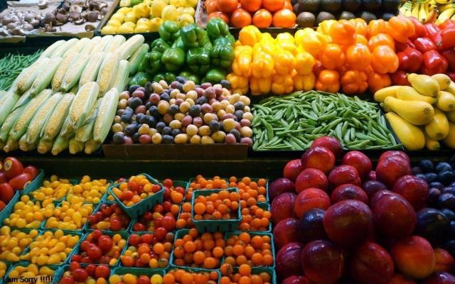 نرصد أسعار الخضراوات والفاكهة داخل سوق العبور