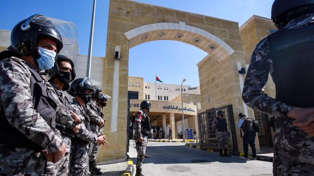 الحكومة الأردنية تكشف تفاصيل جديدة عن حادث مستشفى السلط