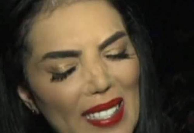 حورية فرغلي تجري العملية الثالثة في أنفها.. ورانيا محمود ياسين تطمئن الجمهور