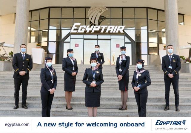 مصر للطيران تعمم الزى الرسمى الجديد لأطقم الضيافة الجوية
