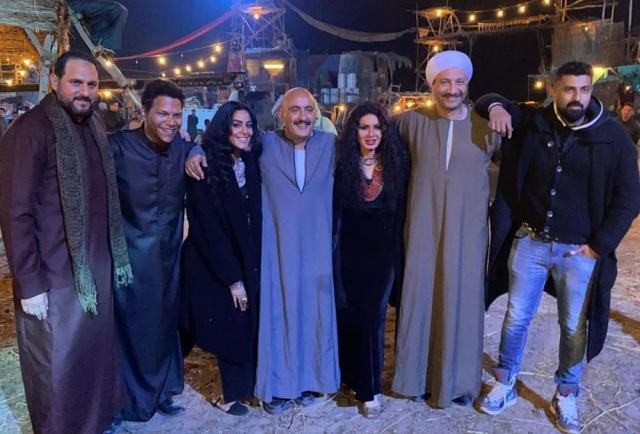 نجلاء بدر برفقة أحمد السقا وريم سامي في كواليس تصوير مسلسل ”نسل الأغراب”