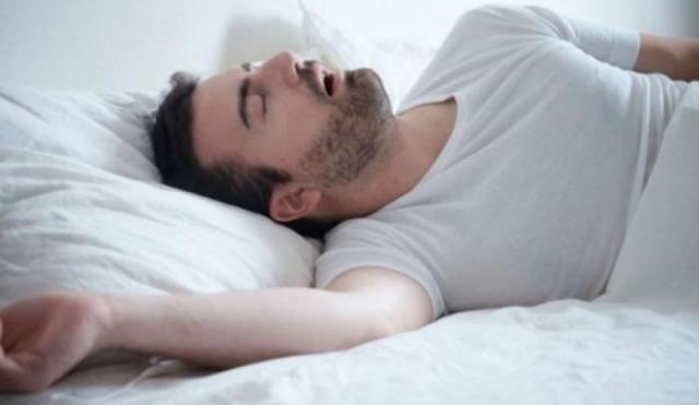 13 سبب لكثرة النوم والخمول أثناء العمل