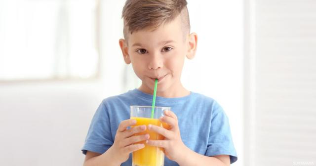 دراسة: المشروبات المحلاة تضعف ذاكرة الأطفال