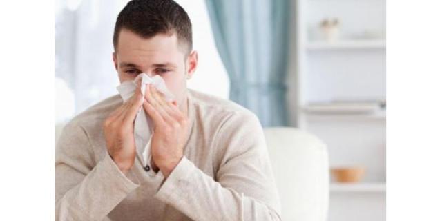 الصحة تقدم نصائح للمواطنين للوقاية من الإصابة بنزلات البرد