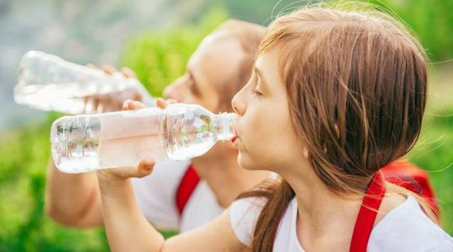كل ما تريد معرفته عن فوائد شرب المياه في فصل الصيف