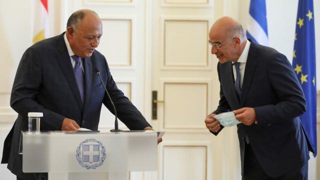 تفاصيل لقاء سامح شكري مع وزير الخارجية اليوناني