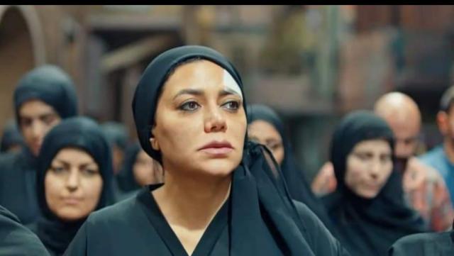 بالصور.. انهيار الفنانة رانيا يوسف بعد وفاة نجلتها ”حبيبة” فى حادث مأسوى